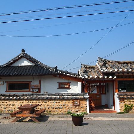 Floral Space Hanok Guesthouse Gyeongju Exterior foto